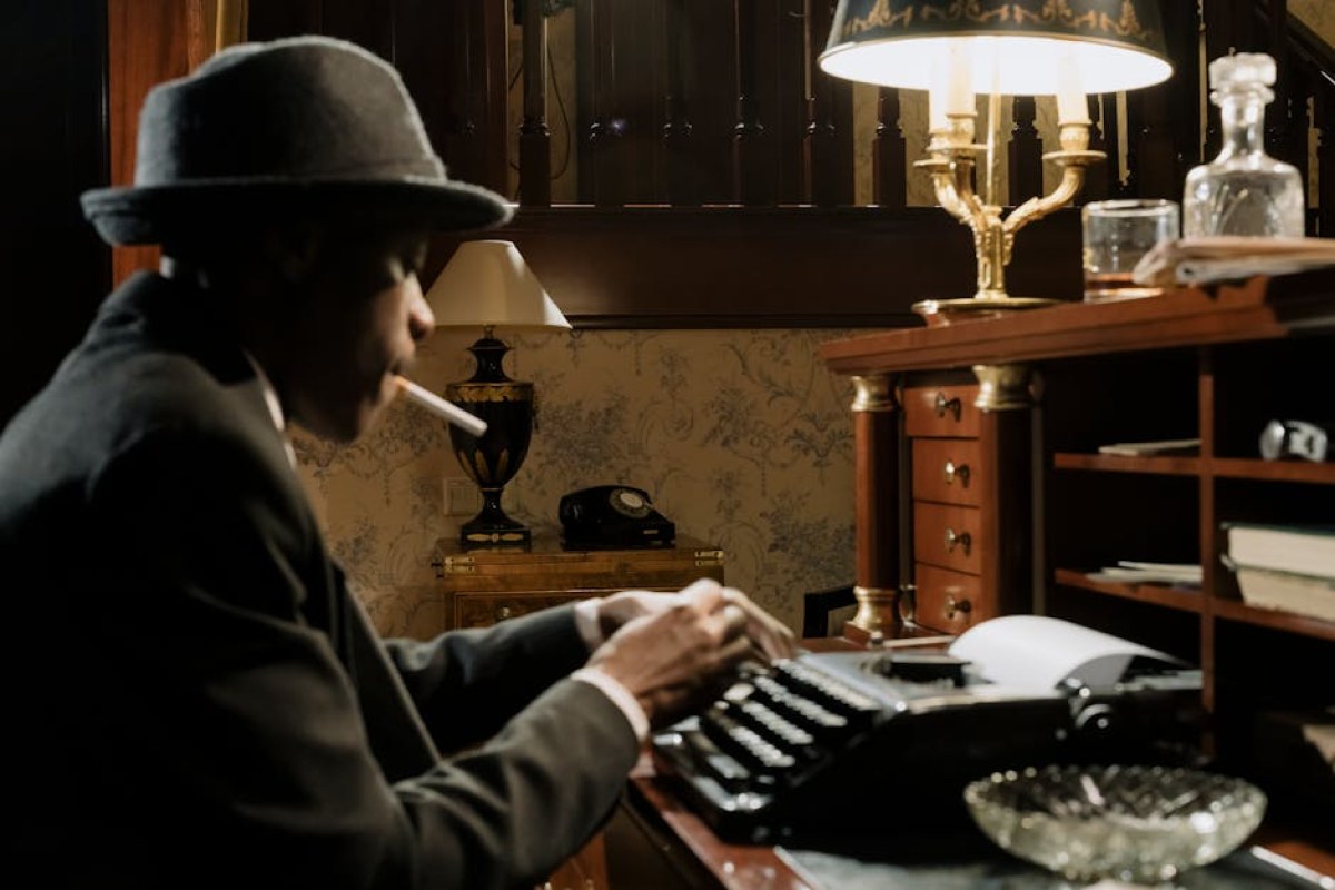 noir mouse detective